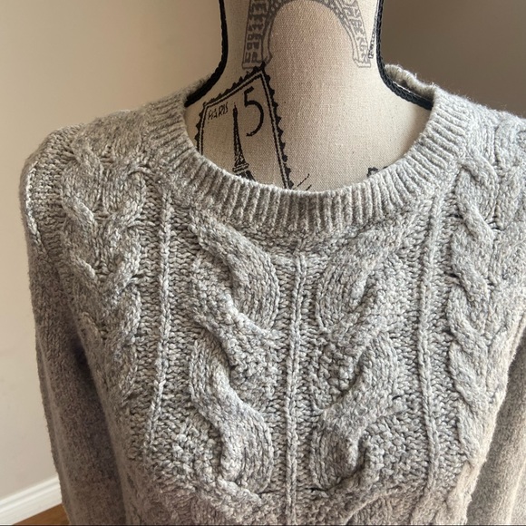 Tommy Hilfiger cable knit sweater hi lo hem  S - Picture 2 of 9